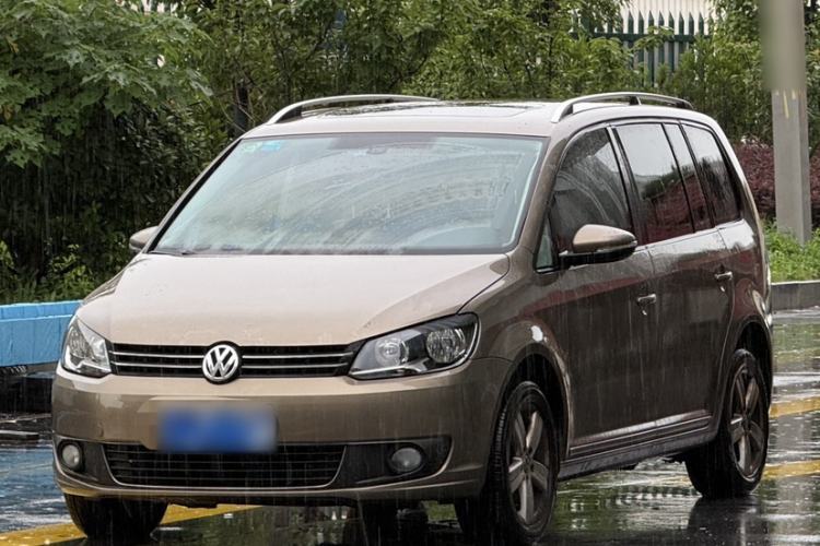 Used Volkswagen Touran 2015 1.4T DSG Comfort Edition 5 Seats Guazi used car, China used car export, Used car for sale, Used  cars, Cheapest cars for sale
