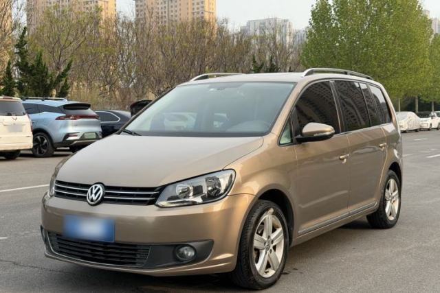 Volkswagen Touran 2015 1.4T DSG Comfort Edition 5 Seats usado