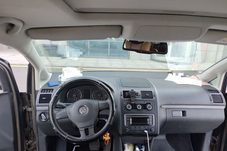 Used Volkswagen Touran 2015 1.4T DSG Comfort Edition 5 Seats Center Console
