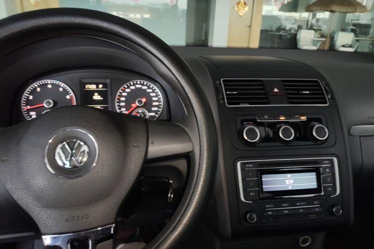 Used Volkswagen Touran 2015 1.4T DSG Comfort Edition 5 Seats Center Console