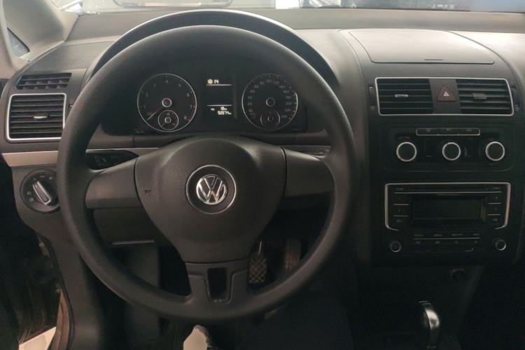 Used Volkswagen Touran 2015 1.4T DSG Comfort Edition 5 Seats Center Console