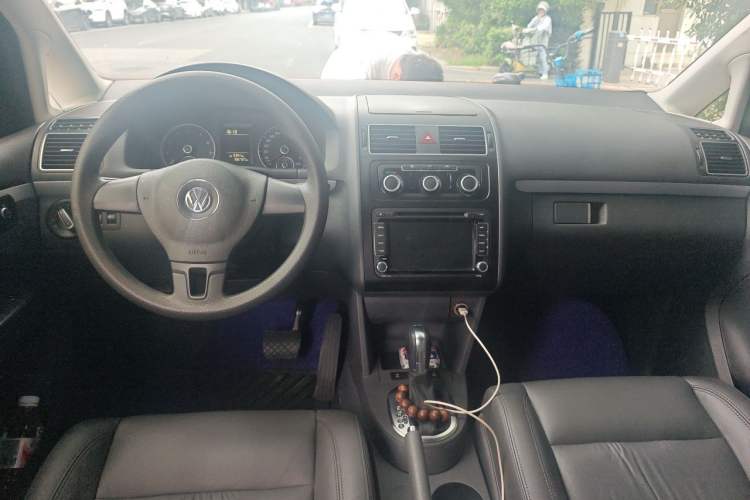 Used Volkswagen Touran 2015 1.4T DSG Comfort Edition 5 Seats Center Console