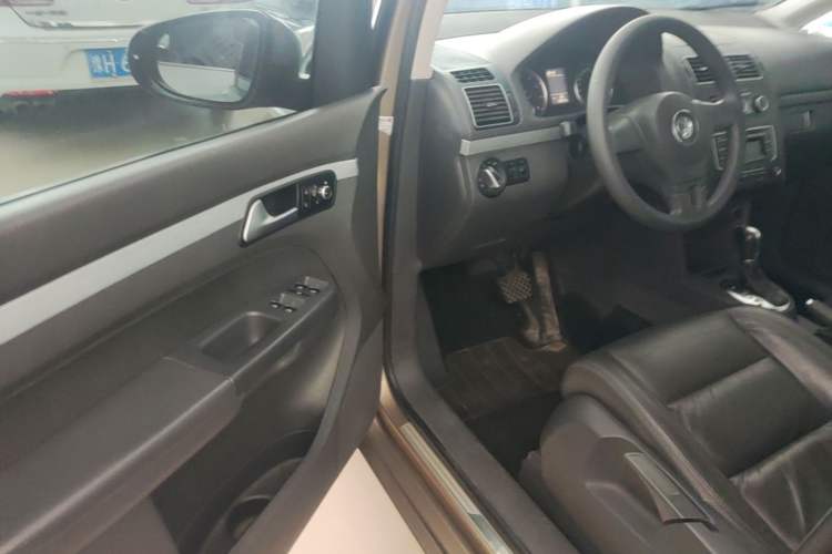 Used Volkswagen Touran 2015 1.4T DSG Comfort Edition 5 Seats Driver Seat