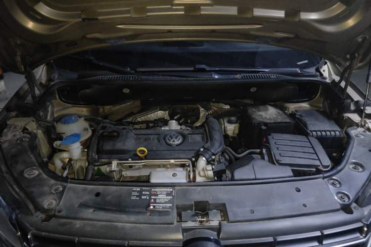 Used Volkswagen Touran 2015 1.4T Manual Fashion Edition 5-Seater Engine Bay