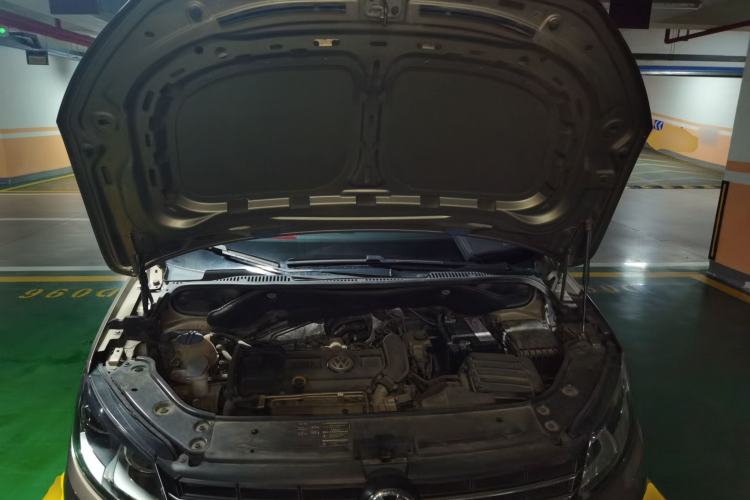 Used Volkswagen Touran 2015 1.4T DSG Comfort Edition 5 Seats Engine Bay