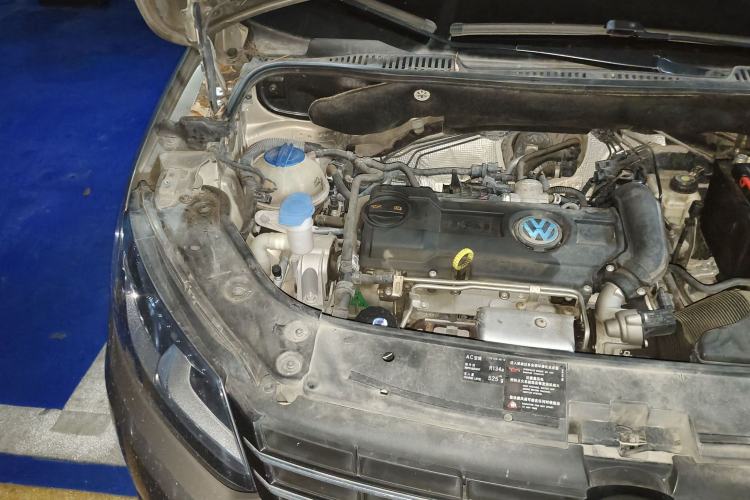 Used Volkswagen Touran 2015 1.4T DSG Comfort Edition 5 Seats Engine Bay Right