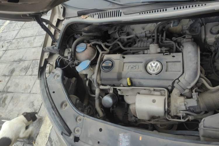 Used Volkswagen Touran 2015 1.4T DSG Comfort Edition 5 Seats Engine Bay Right