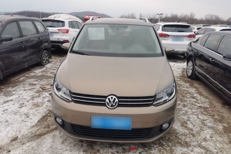 Used Volkswagen Touran 2015 1.4T Manual Fashion Edition 5-Seater Exterior 1