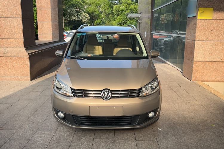 Used Volkswagen Touran 2015 1.4T Manual Fashion Edition 5-Seater Exterior 1