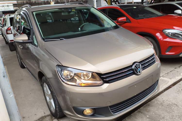 Used Volkswagen Touran 2015 1.4T DSG Comfort Edition 5 Seats Exterior 2