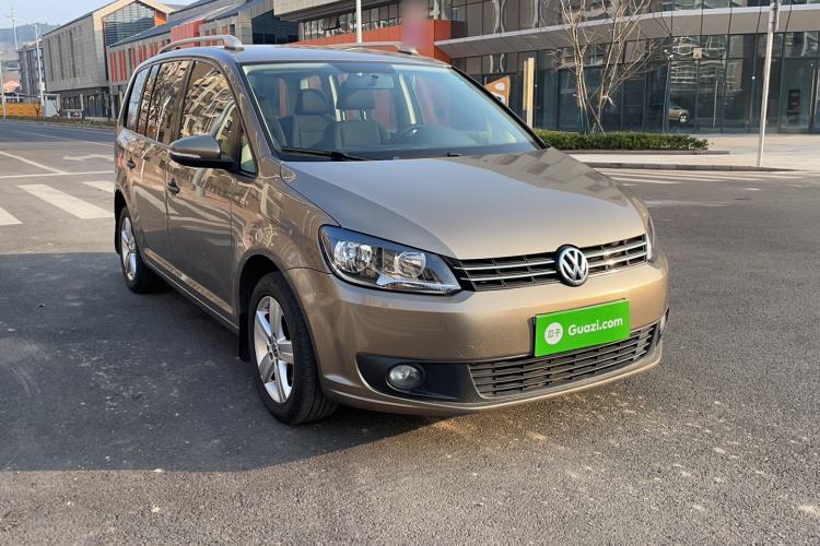 Used Volkswagen Touran 2015 1.4T Manual Fashion Edition 5-Seater Exterior 2
