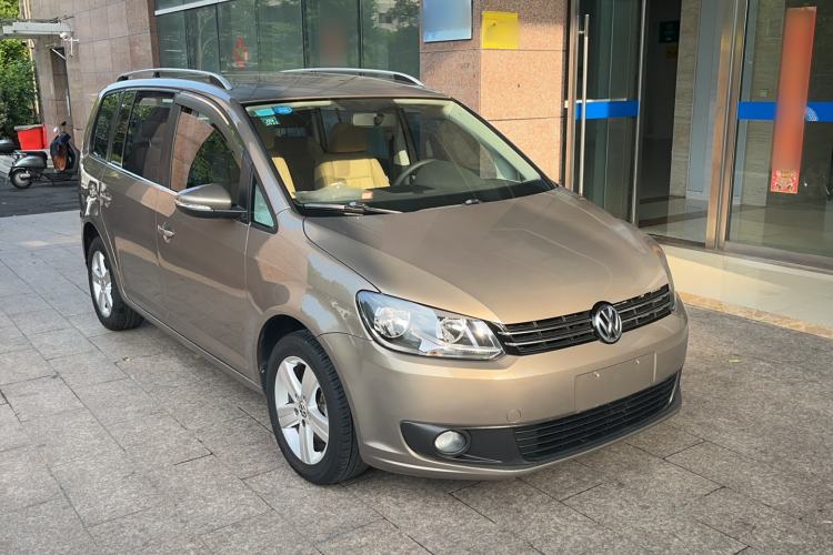Used Volkswagen Touran 2015 1.4T Manual Fashion Edition 5-Seater Exterior 2