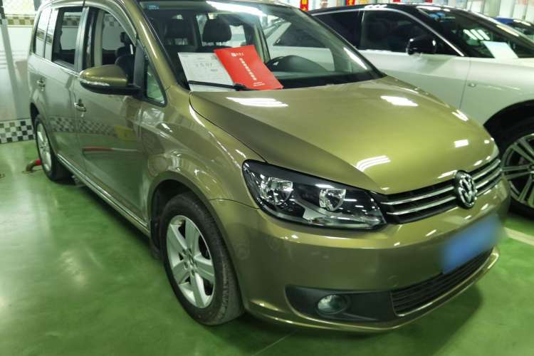 Used Volkswagen Touran 2015 1.4T DSG Comfort Edition 5 Seats Exterior 2
