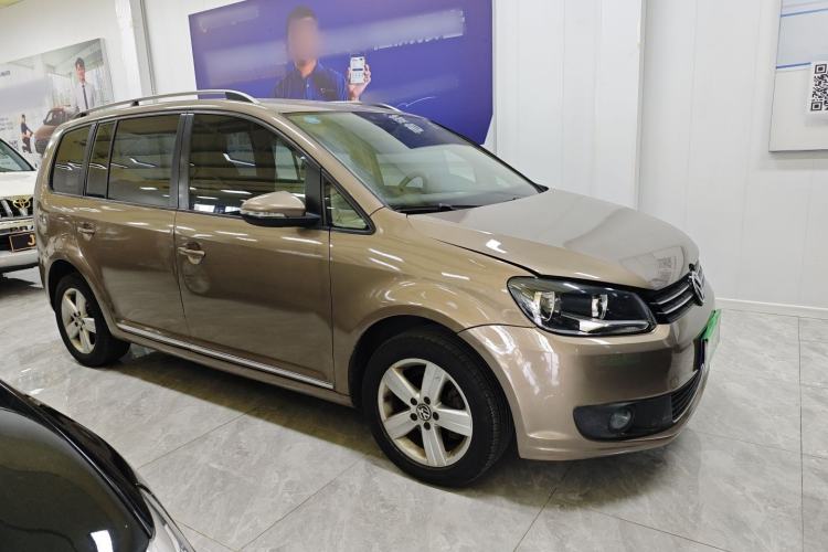 Used Volkswagen Touran 2015 1.4T DSG Comfort Edition 5 Seats Exterior 2