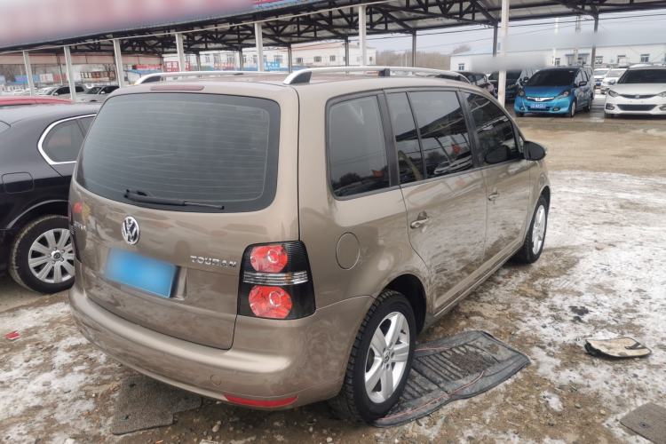 Used Volkswagen Touran 2015 1.4T Manual Fashion Edition 5-Seater Exterior 3