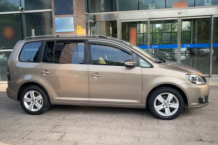 Used Volkswagen Touran 2015 1.4T Manual Fashion Edition 5-Seater Exterior 3