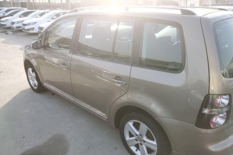 Used Volkswagen Touran 2015 1.4T DSG Comfort Edition 5 Seats Exterior 3