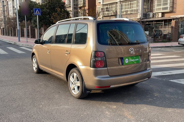 Used Volkswagen Touran 2015 1.4T Manual Fashion Edition 5-Seater Exterior 4