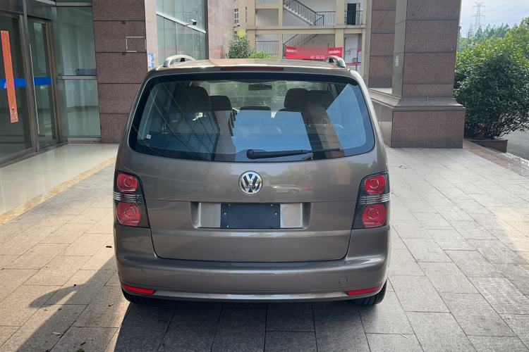 Used Volkswagen Touran 2015 1.4T Manual Fashion Edition 5-Seater Exterior 4