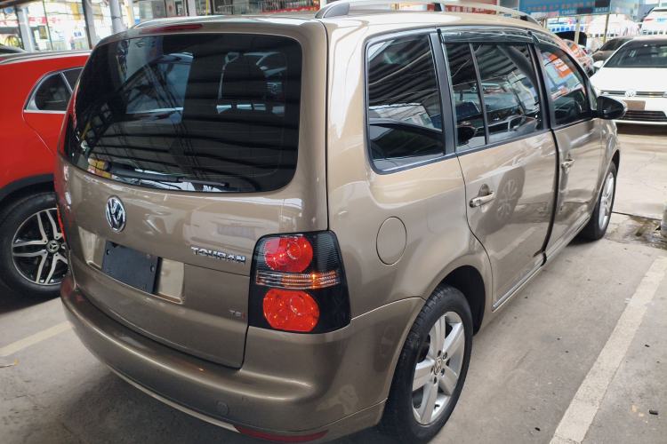 Used Volkswagen Touran 2015 1.4T DSG Comfort Edition 5 Seats Exterior 5