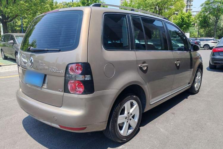Used Volkswagen Touran 2015 1.4T DSG Comfort Edition 5 Seats Exterior 5