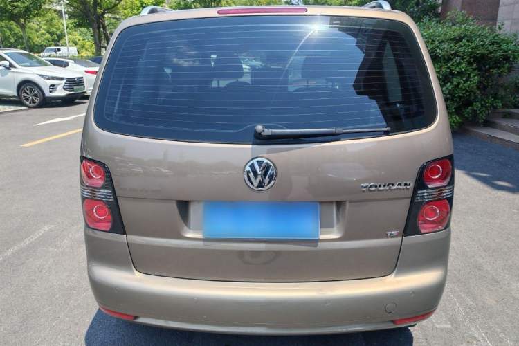 Used Volkswagen Touran 2015 1.4T DSG Comfort Edition 5 Seats Exterior 6