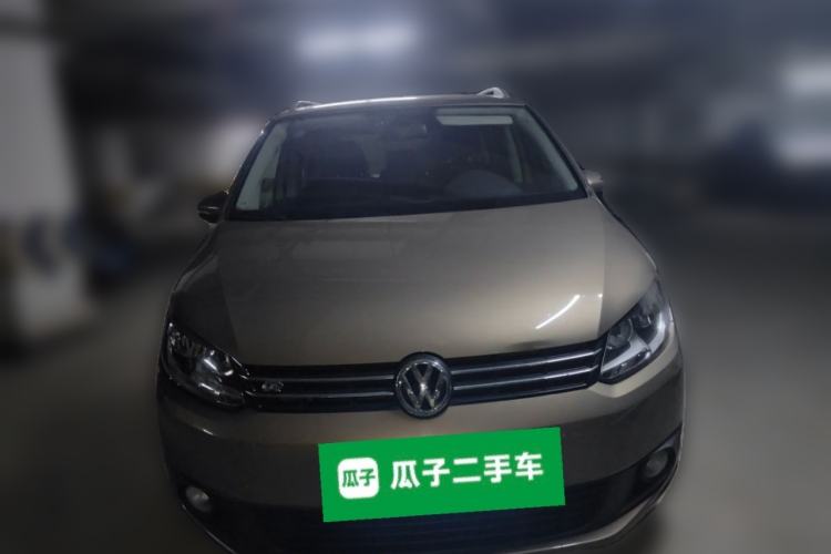 Used Volkswagen Touran 2015 1.4T Manual Fashion Edition 5-Seater Front