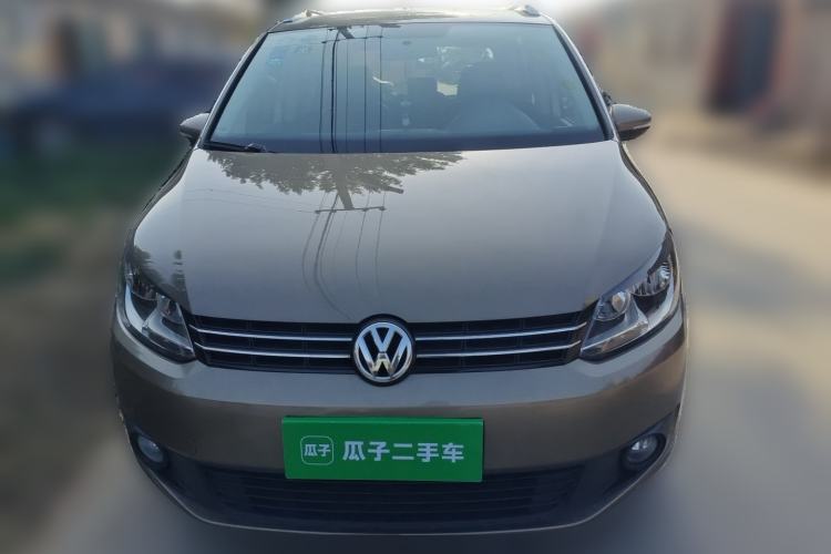 Used Volkswagen Touran 2015 1.4T Manual Fashion Edition 5-Seater Front