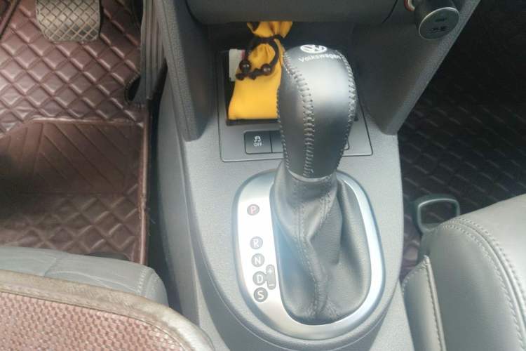 Used Volkswagen Touran 2015 1.4T DSG Comfort Edition 5 Seats Gear Lever