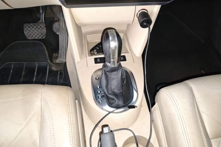 Used Volkswagen Touran 2015 1.4T DSG Comfort Edition 5 Seats Gear Lever