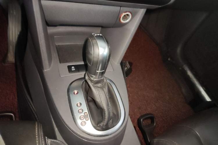Used Volkswagen Touran 2015 1.4T DSG Comfort Edition 5 Seats Gear Lever