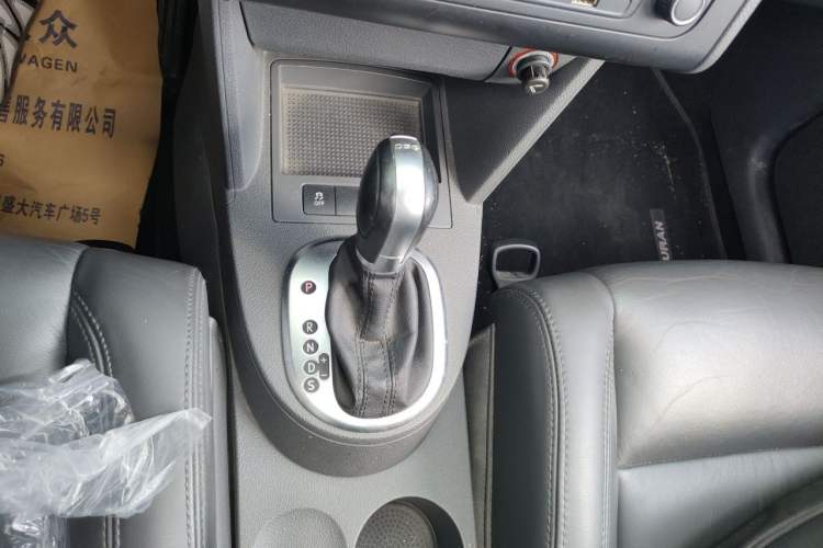 Used Volkswagen Touran 2015 1.4T DSG Comfort Edition 5 Seats Gear Lever