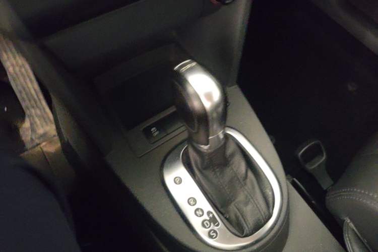 Used Volkswagen Touran 2015 1.4T DSG Comfort Edition 5 Seats Gear Lever