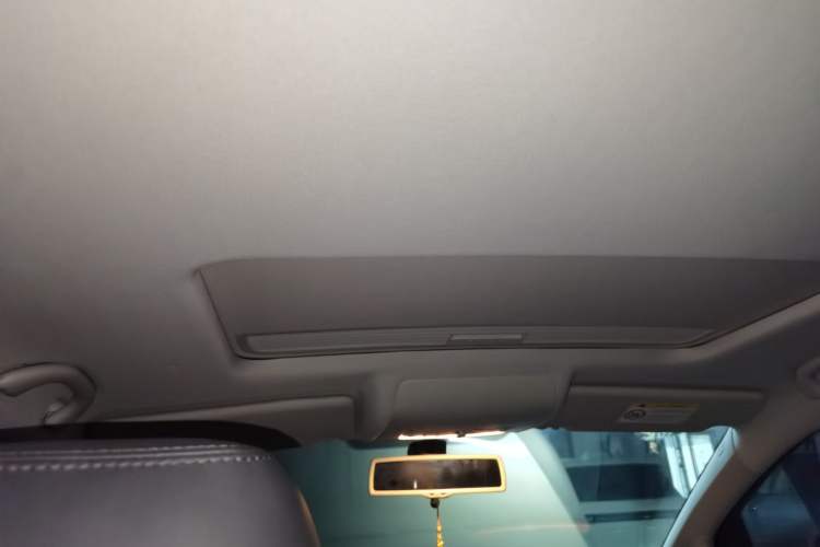 Used Volkswagen Touran 2015 1.4T DSG Comfort Edition 5 Seats Headliner