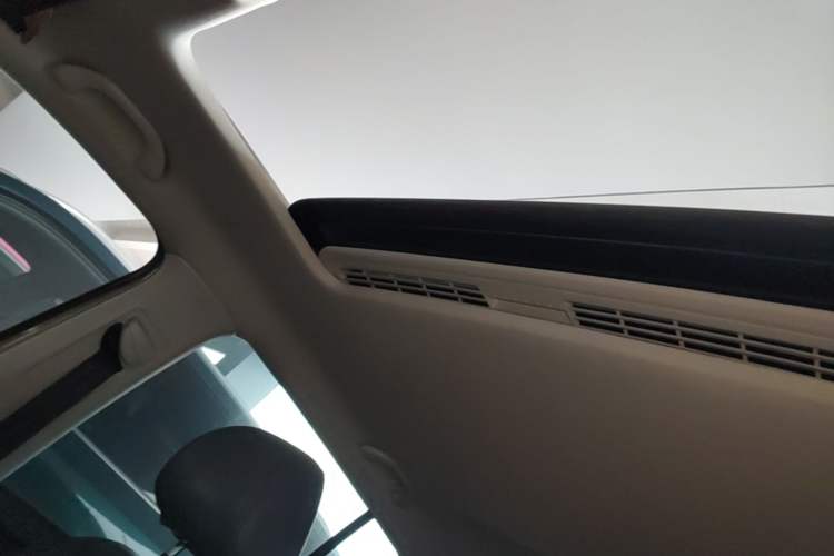 Used Volkswagen Touran 2015 1.4T DSG Comfort Edition 5 Seats Headliner