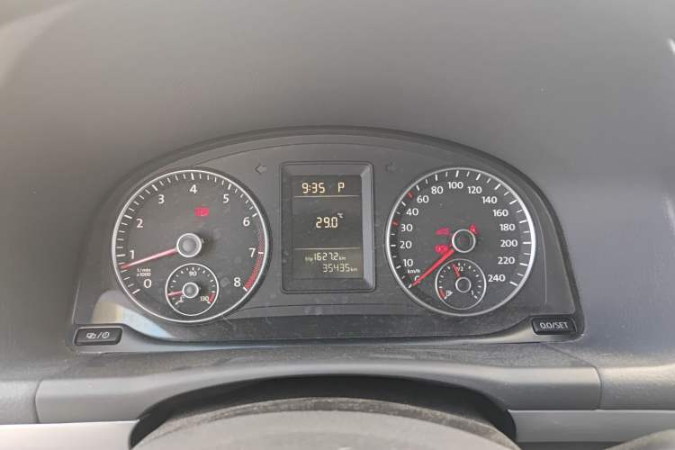 Used Volkswagen Touran 2015 1.4T DSG Comfort Edition 5 Seats Instrument Cluster