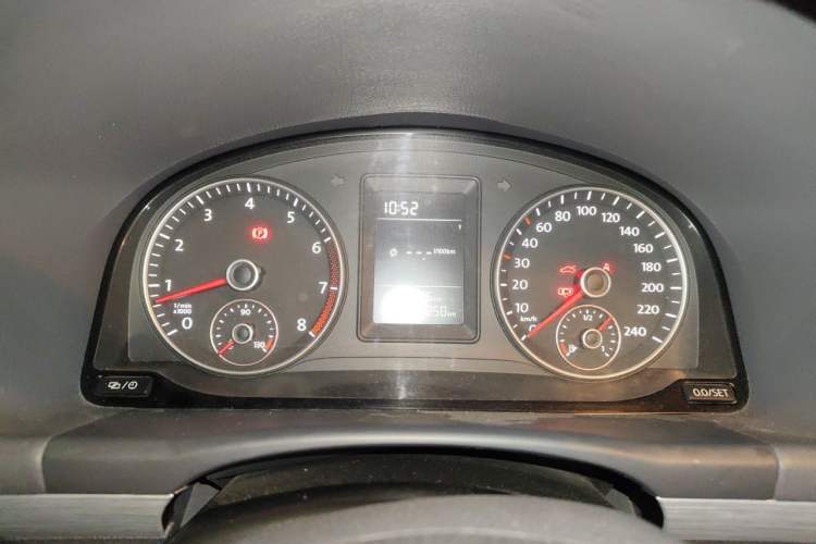 Used Volkswagen Touran 2015 1.4T Manual Fashion Edition 5-Seater Instrument Cluster