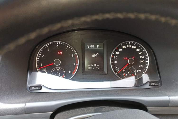 Used Volkswagen Touran 2015 1.4T DSG Comfort Edition 5 Seats Instrument Cluster