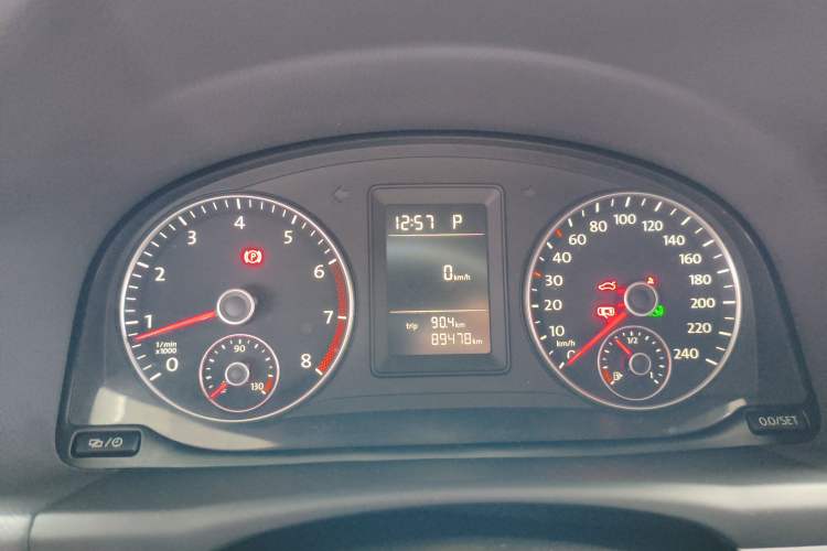 Used Volkswagen Touran 2015 1.4T DSG Comfort Edition 5 Seats Instrument Cluster