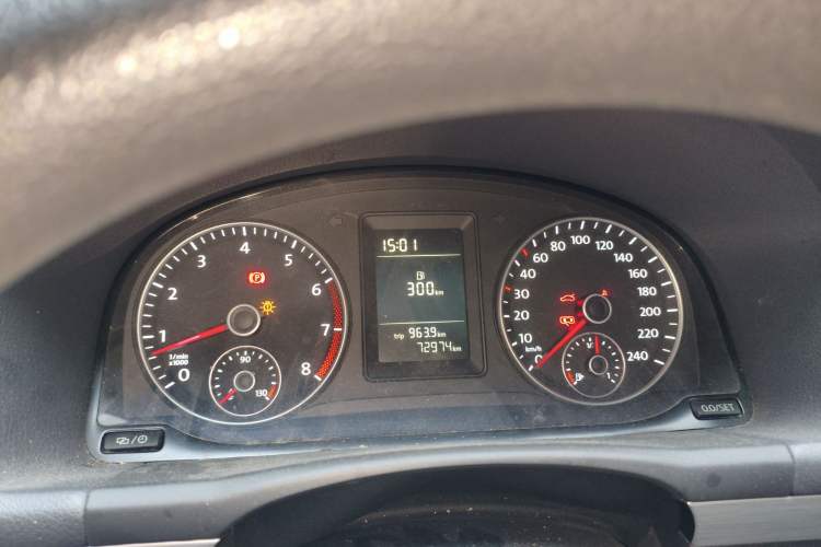 Used Volkswagen Touran 2015 1.4T Manual Comfort Edition 5-Seater Instrument Cluster