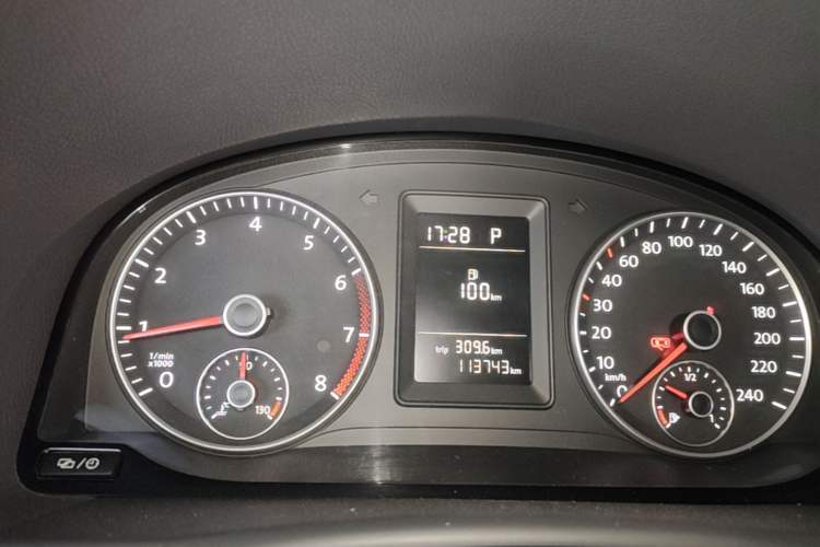 Used Volkswagen Touran 2015 1.4T DSG Comfort Edition 5 Seats Instrument Cluster