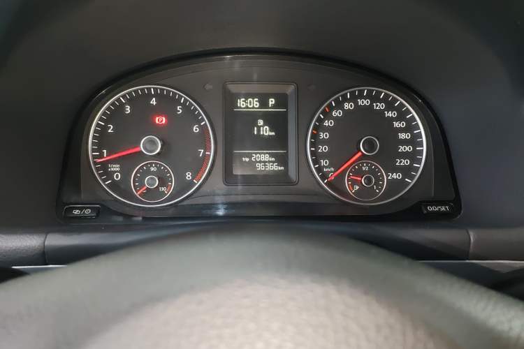 Used Volkswagen Touran 2015 1.4T DSG Comfort Edition 5 Seats Instrument Cluster