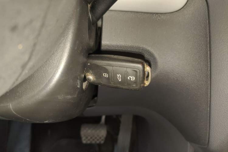 Used Volkswagen Touran 2015 1.4T DSG Comfort Edition 5 Seats Interior 1
