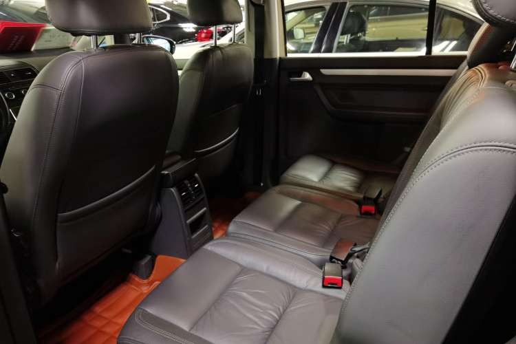 Used Volkswagen Touran 2015 1.4T DSG Comfort Edition 5 Seats Interior 1