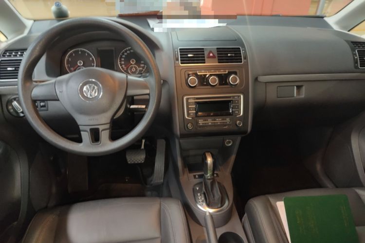 Used Volkswagen Touran 2015 1.4T DSG Comfort Edition 5 Seats Interior 2
