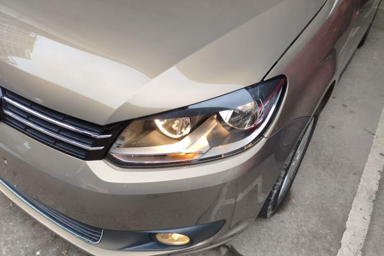 Used Volkswagen Touran 2015 1.4T DSG Comfort Edition 5 Seats Left Front Headlight
