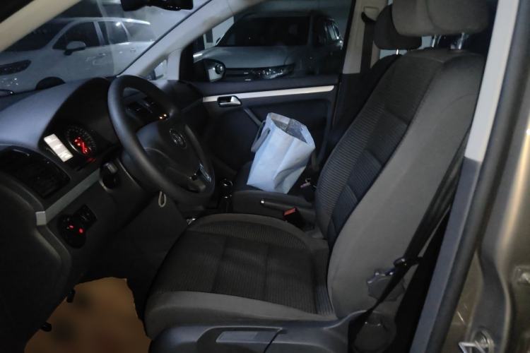 Used Volkswagen Touran 2015 1.4T Manual Fashion Edition 5-Seater Left Front Seat