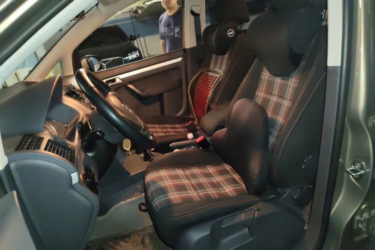 Used Volkswagen Touran 2015 1.4T Manual Fashion Edition 5-Seater Left Front Seat