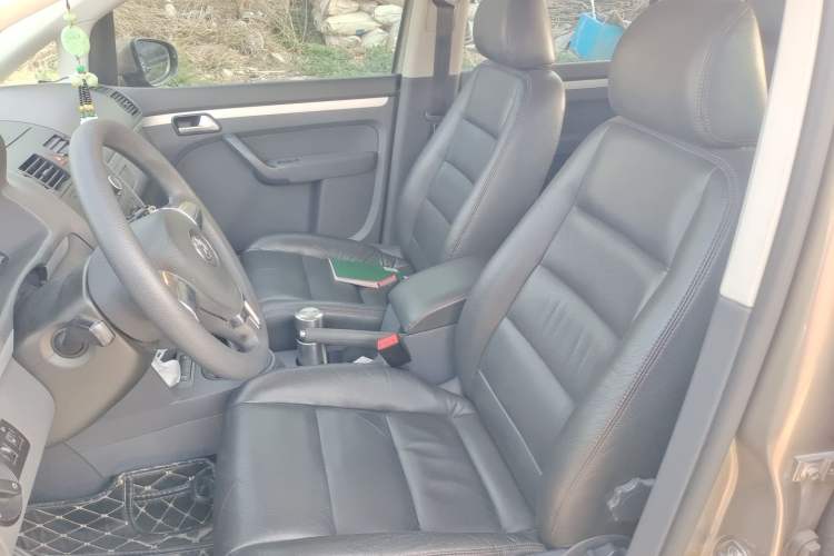 Used Volkswagen Touran 2015 1.4T Manual Fashion Edition 5-Seater Left Front Seat