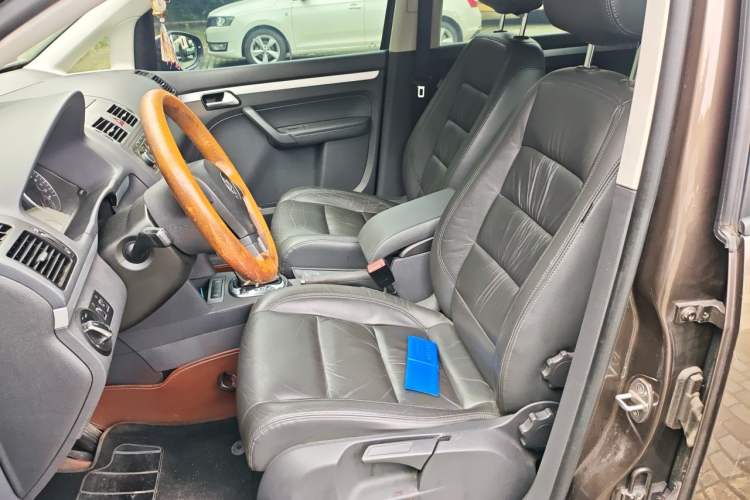 Used Volkswagen Touran 2015 1.4T DSG Comfort Edition 5 Seats Left Front Seat